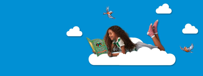 Header_FR fille sur un nuage lisant un livre personnalisé
